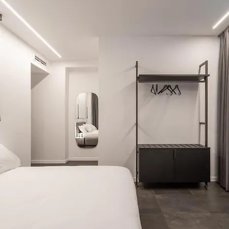 King Hotel *