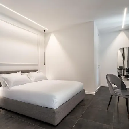 King Ξενοδοχείο *